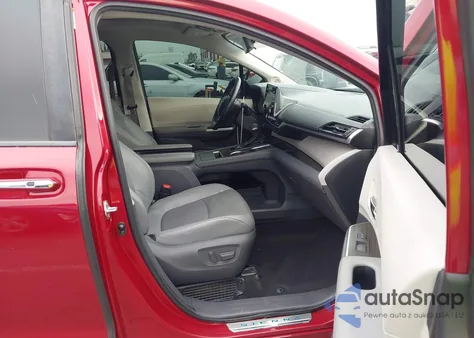 2021 Toyota Sienna Limited z USA, uszkodzony, nr VIN 5TDZRKEC8MS030197